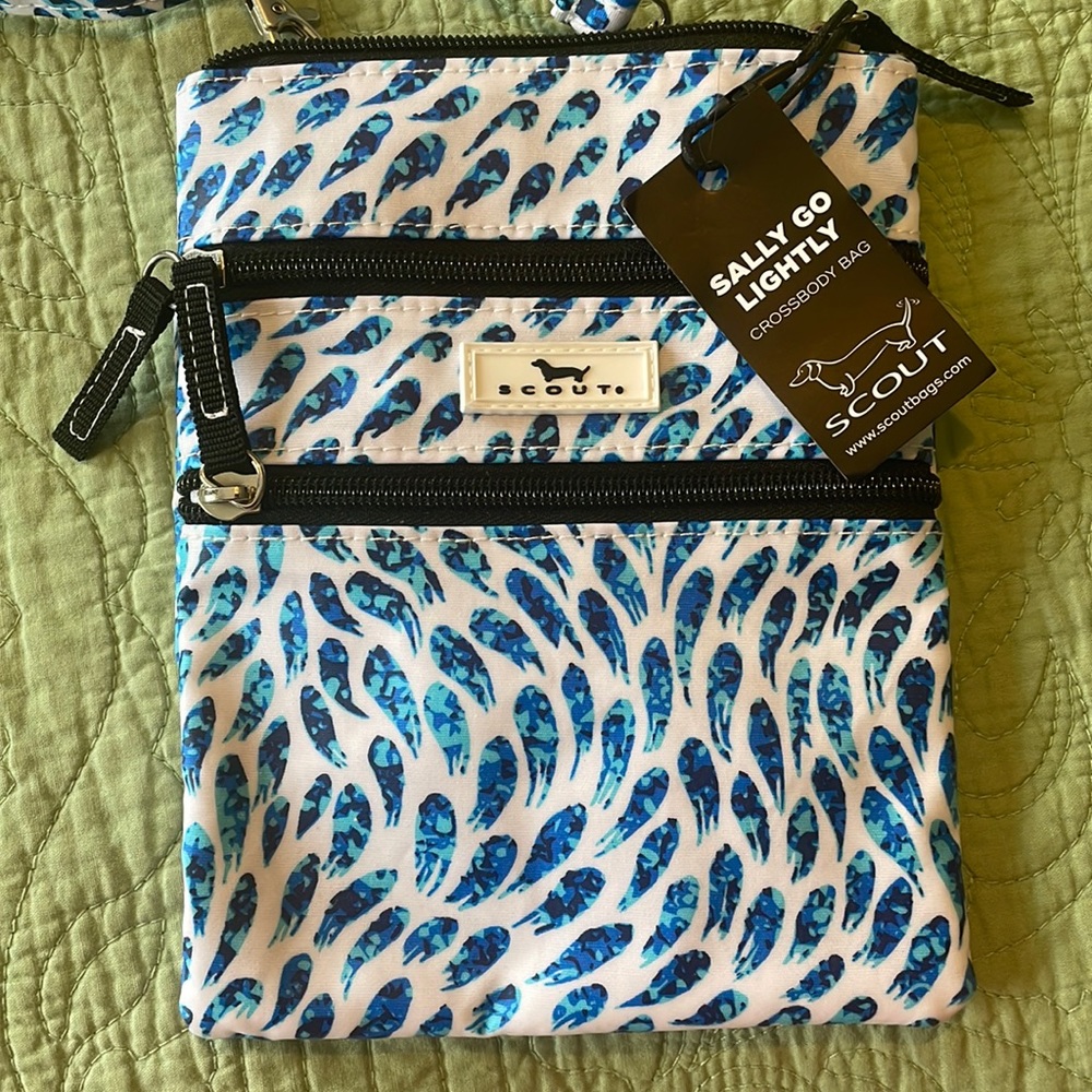 NWT Scout Cross Body Bag